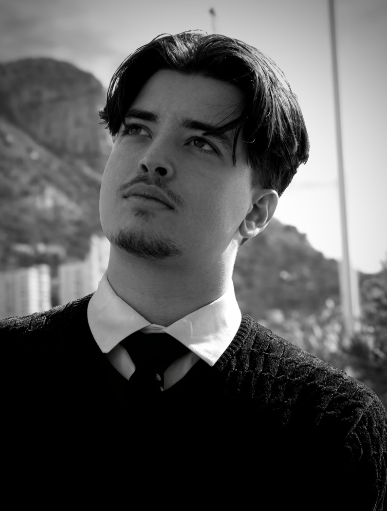 About Léo Tosku